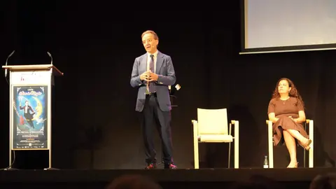 Acto de presentación del Festival Internacional León Vive la Magia 2025.