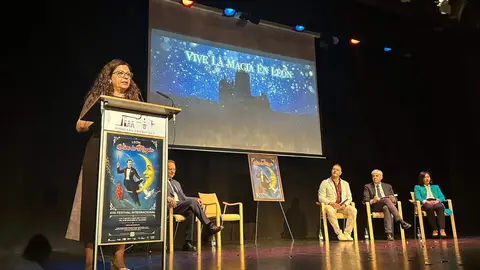 Acto de presentación del Festival Internacional León Vive la Magia 2025.