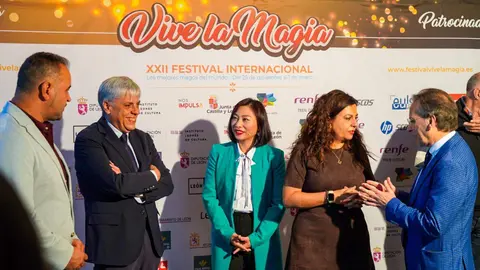 Acto de presentación del Festival Internacional León Vive la Magia 2025.