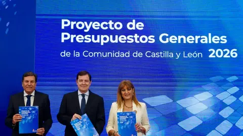 El presidente de la Junta de Castilla y León, Alfonso Fernández Mañueco, comparece en rueda de prensa para presentar el proyecto de Ley de Presupuestos Generales de la Comunidad de Castilla y León para el año 2026. Foto: Letizia Pérez
