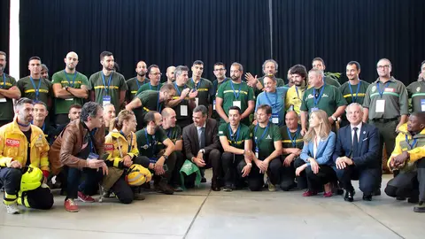 El presidente del Gobierno, Pedro Sánchez, participa en Ponferrada en la segunda jornada de la Convención por un Pacto de Estado frente a la Emergencia Climática, acompañado por la vicepresidenta Sara Aagesen y el delegado del Gobierno, Nicanor Sen. Foto: Peio García.