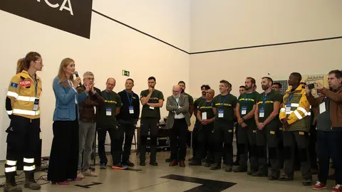 La vicepresidenta Sara Aagesen y el delegado del Gobierno, Nicanor Sen, se reúnen con brigadistas BRIF en la segunda jornada de la Convención por un Pacto de Estado frente a la Emergencia Climática. Foto: Peio García.