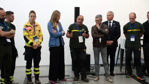 La vicepresidenta Sara Aagesen y el delegado del Gobierno, Nicanor Sen, se reúnen con brigadistas BRIF en la segunda jornada de la Convención por un Pacto de Estado frente a la Emergencia Climática. Foto: Peio García.
