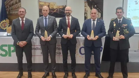 Héctor Alaiz Moretón reafirma el compromiso del Gobierno con la mejora laboral de la Policía Nacional.