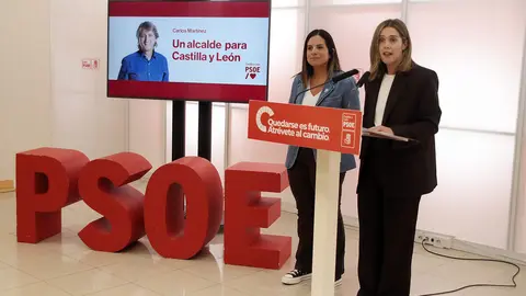 La vicesecretaria general del Partido Socialista de Castilla y León, Nuria Rubio, y la secretaria de Igualdad, Lorena Valle, presentan el Manifiesto con motivo del Día Mundial de la Mujer Rural. Foto: Peio García.