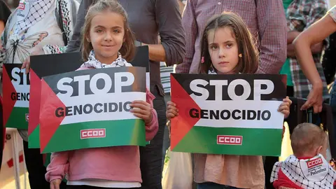 Concentración frente a Botines en la tarde del miércoles contra el genocidio de Israel en Gaza. Foto: Peio García