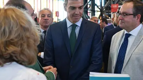 El presidente del Gobierno, Pedro Sánchez, acompañado por el ministro para la Transformación Digital y de la Función Pública, Óscar López, y el delegado del Gobierno en Castilla y León, Nicanor Sen, participa en la clausura del 19 Encuentro Internacional de Seguridad de la Información.