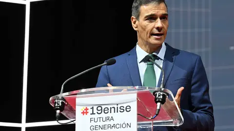El presidente del Gobierno, Pedro Sánchez, acompañado por el ministro para la Transformación Digital y de la Función Pública, Óscar López, y el delegado del Gobierno en Castilla y León, Nicanor Sen, participa en la clausura del 19 Encuentro Internacional de Seguridad de la Información.
