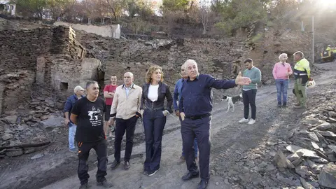 La Junta destinará 6,6 millones de euros a la reconstrucción íntegra de Lusio, afectada por los incendios forestales de este verano. El Gobierno autonómico reconstruirá nueve viviendas “devastadas” y construirá tres edificaciones más que cederá al Ayuntamiento para “fomentar el arraigo en el medio rural”. Foto: César Sánchez