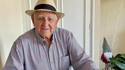 La pasada semana falleció Salvador Vicente Froilán Tito, a los 93 años, en Riello. Su pérdida deja un vacío profundo en la vida cotidiana de Omaña, donde su nombre fue durante décadas sinónimo de cercanía, trabajo y alegría.