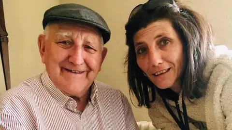 La pasada semana falleció Salvador Vicente Froilán Tito, a los 93 años, en Riello. Su pérdida deja un vacío profundo en la vida cotidiana de Omaña, donde su nombre fue durante décadas sinónimo de cercanía, trabajo y alegría.