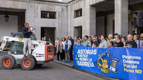 24 horas después de la multitudinaria manifestación contra el peaje del Huerna cientos de personas vuelven a salir a la calle en señal de protesta.