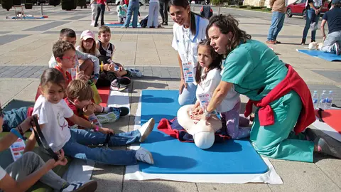 El Instituto de Ciencias de la Salud de Castilla y León y la Gerencia de Atención Primaria de León organizan un macrotaller de Reanimación Cardiopulmonar. Foto: Peio García.
