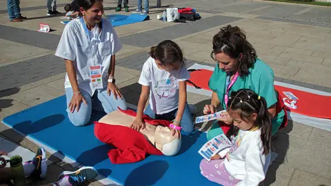 El Instituto de Ciencias de la Salud de Castilla y León y la Gerencia de Atención Primaria de León organizan un macrotaller de Reanimación Cardiopulmonar. Foto: Peio García.