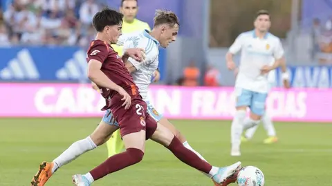Dos 'dianas' de Manu Justo, un 'mordisco' de Chacón, la visión de Cortés y la complicidad de un rival perforado por sus problemas internos dibujaron este sábado una victoria contundente del equipo de 'Cuco' Ziganda ante un Zaragoza seriamente tocado.