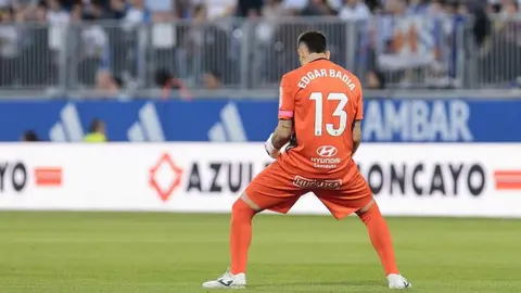 Dos 'dianas' de Manu Justo, un 'mordisco' de Chacón, la visión de Cortés y la complicidad de un rival perforado por sus problemas internos dibujaron este sábado una victoria contundente del equipo de 'Cuco' Ziganda ante un Zaragoza seriamente tocado.