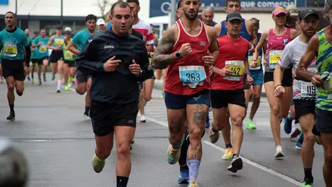 La lluvia no impide la alta participación en la carrera 10KM León, Cuna del Parlamentarismo. Foto: Peio García.