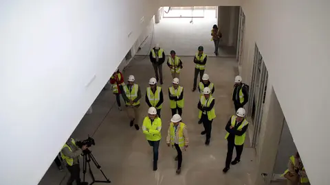 La vicepresidenta de la Junta de Castilla y León y consejera de Familia e Igualdad de Oportunidades, Isabel Blanco, visita las obras de la Unidad de Valoración de León. Foto: Peio García.