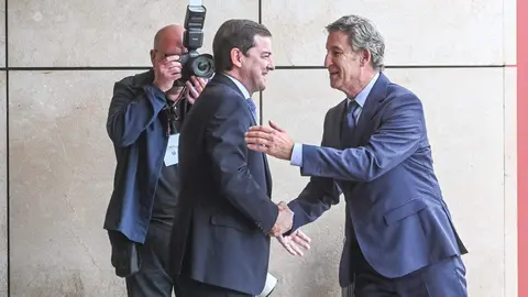 El Congreso Nacional de la Empresa Familiar reúne en Burgos a Felipe VI, Mañueco y Feijóo en una cita donde se reivindicó el papel del emprendimiento familiar, el rigor fiscal y la innovación como motores del crecimiento económico