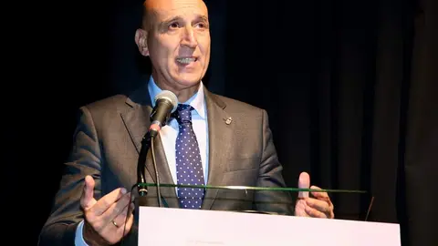 Clausura de la jornada ‘Mujeres rurales frente a la emergencia climática: presente y futuro’ de la Federación de Asociaciones de Mujeres Rurales, con la participación de la ministra para la Transición Ecológica y el Reto Demográfico, Sara Aagesen (‘online’), la presidenta de Fademur, Teresa López, y el alcalde de León, José Antonio Diez. Foto: Campillo.