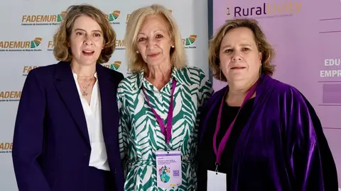 Clausura de la jornada ‘Mujeres rurales frente a la emergencia climática: presente y futuro’ de la Federación de Asociaciones de Mujeres Rurales, con la participación de la ministra para la Transición Ecológica y el Reto Demográfico, Sara Aagesen (‘online’), la presidenta de Fademur, Teresa López, y el alcalde de León, José Antonio Diez. Foto: Campillo.