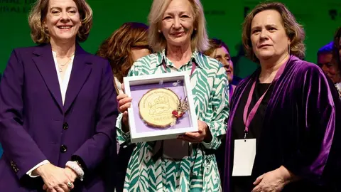 Clausura de la jornada ‘Mujeres rurales frente a la emergencia climática: presente y futuro’ de la Federación de Asociaciones de Mujeres Rurales, con la participación de la ministra para la Transición Ecológica y el Reto Demográfico, Sara Aagesen (‘online’), la presidenta de Fademur, Teresa López, y el alcalde de León, José Antonio Diez. Foto: Campillo.