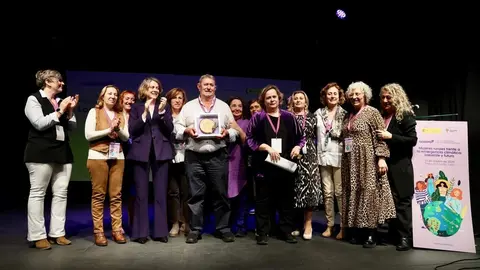 Clausura de la jornada ‘Mujeres rurales frente a la emergencia climática: presente y futuro’ de la Federación de Asociaciones de Mujeres Rurales, con la participación de la ministra para la Transición Ecológica y el Reto Demográfico, Sara Aagesen (‘online’), la presidenta de Fademur, Teresa López, y el alcalde de León, José Antonio Diez. Foto: Campillo.