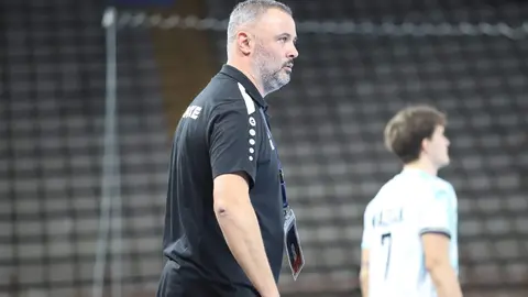 Abanca Ademar León rescata un punto sobre la bocina ante el RK Nexe en su cita  europea. El conjunto leonés firmó una vibrante igualada (28-28) en un duelo de infarto decidido por un gol de Wasiak en el último segundo, tras un partido lleno de alternancias y emociones. Fotos: Isaac Llamazares