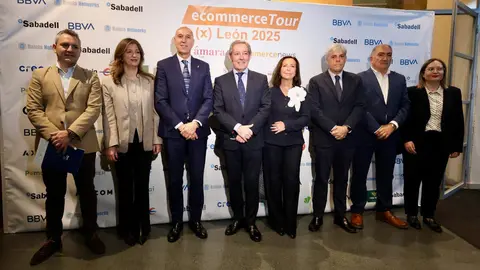 El alcalde de León, José Antonio Diez, participa en la inauguración oficial de la cuarta edición del Congreso de E-Commerce, organizado por la Asociación Leonesa de Comercio Electrónico y la Cámara de Comercio de León. Foto: Campillo