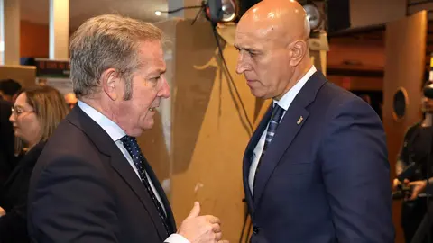 El alcalde de León, José Antonio Diez, participa en la inauguración oficial de la cuarta edición del Congreso de E-Commerce, organizado por la Asociación Leonesa de Comercio Electrónico y la Cámara de Comercio de León. Foto: Campillo