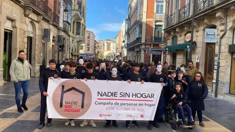 Acto reivindicativo para dar voz a las personas sin hogar organizado por Cáritas este jueves en León. Foto: Cáritas