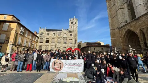 Acto reivindicativo para dar voz a las personas sin hogar organizado por Cáritas este jueves en León. Foto: Cáritas