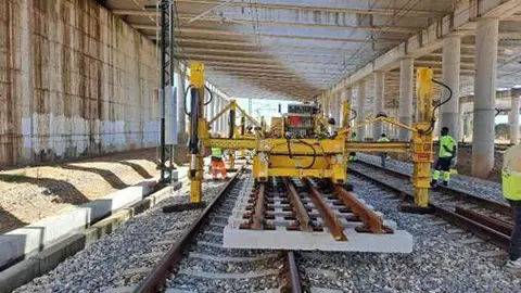 Transportes reabre el cambiador de Vilecha, hito clave para desplegar la segunda vía de alta velocidad a León por 95,2 millones y recuperar 15 minutos de viaje a Asturias.