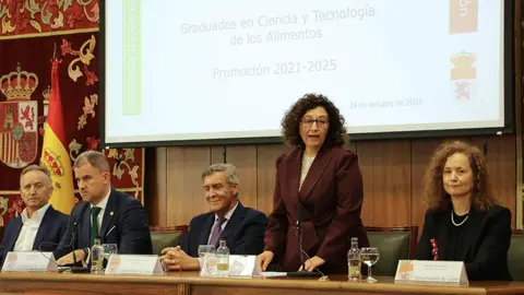 Veterinaria gradúa a 100 profesionales llamados a impulsar el bienestar animal y velar por la salud humana y la seguridad alimentaria. Foto: ULE