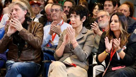 La secretaria de Organización y Acción Electoral del PSOE, Rebeca Torró; el secretario general del PSCyL, Carlos Martínez y el secretario provincial del PSOE en León, Javier Alfonso Cendón, inauguran las Jornadas del PSOE 'Atrévete a construir futuro en Castilla y León'. Foto: Campillo