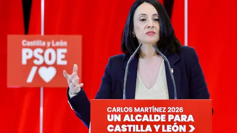 La secretaria de Organización y Acción Electoral del PSOE, Rebeca Torró; el secretario general del PSCyL, Carlos Martínez y el secretario provincial del PSOE en León, Javier Alfonso Cendón, inauguran las Jornadas del PSOE 'Atrévete a construir futuro en Castilla y León'. Foto: Campillo