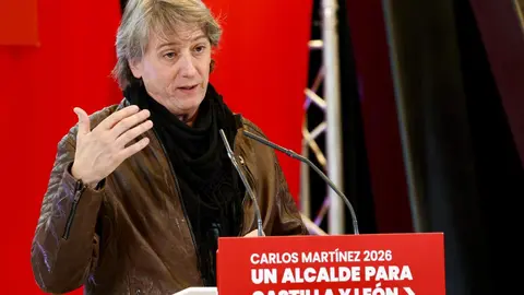 La secretaria de Organización y Acción Electoral del PSOE, Rebeca Torró; el secretario general del PSCyL, Carlos Martínez y el secretario provincial del PSOE en León, Javier Alfonso Cendón, inauguran las Jornadas del PSOE 'Atrévete a construir futuro en Castilla y León'. Foto: Campillo