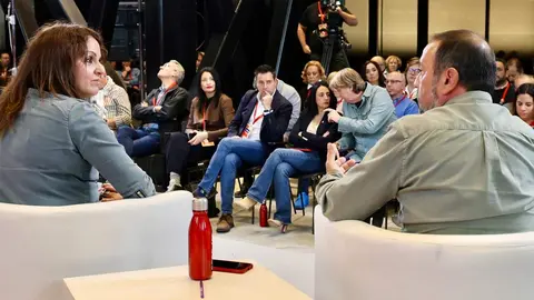 Mesa Transformación social y administración pública: los fondos europeos como motor de modernización’ con la presencia de la ministra de Inclusión, Seguridad Social y Migraciones, Elena Saiz Delgado, moderada por la portavoz en las Cortes de Castilla y León, Patricia Gómez. Foto: Campillo
