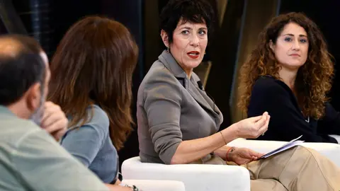 Mesa Transformación social y administración pública: los fondos europeos como motor de modernización’ con la presencia de la ministra de Inclusión, Seguridad Social y Migraciones, Elena Saiz Delgado, moderada por la portavoz en las Cortes de Castilla y León, Patricia Gómez. Foto: Campillo