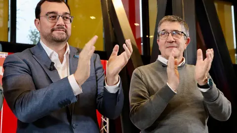 Diálogo ‘La importancia de Europa para Castilla y León. La cohesión territorial para ganar el futuro’, en la que participan, el presidente del Principado de Asturias, Adrián Barbón; el portavoz del Grupo Parlamentario Socialista en el Congreso de los Diputados, Patxi López; el secretario general del PSOE en Castilla y León, Carlos Martínez y moderada por la vicesecretaria del PSOE en Castilla y León, Nuria Rubio. Foto: Campillo