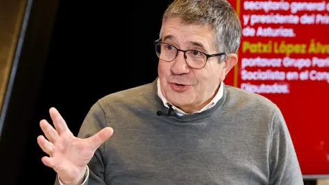 Diálogo ‘La importancia de Europa para Castilla y León. La cohesión territorial para ganar el futuro’, en la que participan, el presidente del Principado de Asturias, Adrián Barbón; el portavoz del Grupo Parlamentario Socialista en el Congreso de los Diputados, Patxi López; el secretario general del PSOE en Castilla y León, Carlos Martínez y moderada por la vicesecretaria del PSOE en Castilla y León, Nuria Rubio. Foto: Campillo