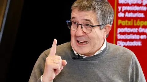Diálogo ‘La importancia de Europa para Castilla y León. La cohesión territorial para ganar el futuro’, en la que participan, el presidente del Principado de Asturias, Adrián Barbón; el portavoz del Grupo Parlamentario Socialista en el Congreso de los Diputados, Patxi López; el secretario general del PSOE en Castilla y León, Carlos Martínez y moderada por la vicesecretaria del PSOE en Castilla y León, Nuria Rubio. Foto: Campillo