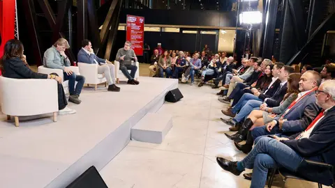 Diálogo ‘La importancia de Europa para Castilla y León. La cohesión territorial para ganar el futuro’, en la que participan, el presidente del Principado de Asturias, Adrián Barbón; el portavoz del Grupo Parlamentario Socialista en el Congreso de los Diputados, Patxi López; el secretario general del PSOE en Castilla y León, Carlos Martínez y moderada por la vicesecretaria del PSOE en Castilla y León, Nuria Rubio. Foto: Campillo