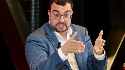 Diálogo ‘La importancia de Europa para Castilla y León. La cohesión territorial para ganar el futuro’, en la que participan, el presidente del Principado de Asturias, Adrián Barbón; el portavoz del Grupo Parlamentario Socialista en el Congreso de los Diputados, Patxi López; el secretario general del PSOE en Castilla y León, Carlos Martínez y moderada por la vicesecretaria del PSOE en Castilla y León, Nuria Rubio. Foto: Campillo