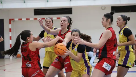 El BF León suma una trabajada victoria ante el Mataró que hace soñar. Foto: Isaac Llamazares