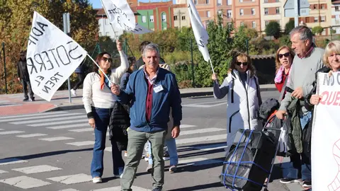 Las protestas por Feve, el soterramiento de San Andrés y el Lexit reciben a Sánchez. Foto: Isaac Llamazares