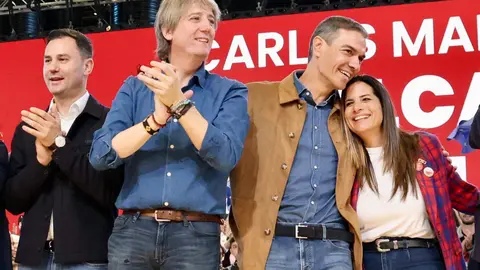 El presidente del Gobierno, Pedro Sánchez, clausura de las Jornadas del PSOE ''Atrévete a construir futuro en Castilla y León'', junto al secretario general del PSOECyL y candidato a la Presidencia de la Junta, Carlos Martínez. Foto: Campillo