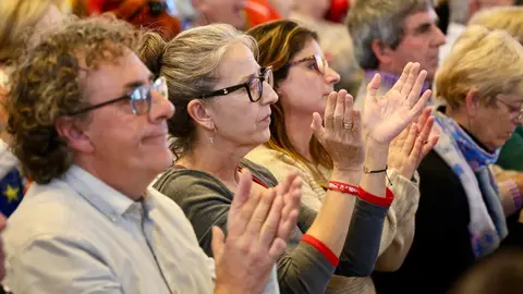 El presidente del Gobierno, Pedro Sánchez, clausura de las Jornadas del PSOE ''Atrévete a construir futuro en Castilla y León'', junto al secretario general del PSOECyL y candidato a la Presidencia de la Junta, Carlos Martínez. Foto: Campillo