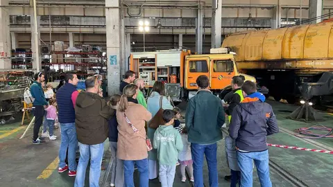 Renfe abre su taller de Motor en León a 300 visitantes en una jornada de puertas abiertas. Foto: Renfe