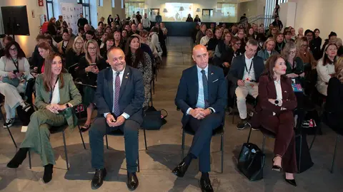 El alcalde de León, José Antonio Diez, y el presidente de la Diputación, participan en el acto de bienvenida de la convención de turismo internacional de la Asociación Canadiense de Agentes y Asesores de Viajes. Foto: Peio García